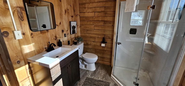 Cabins (United States of America, Greenville, Maine)