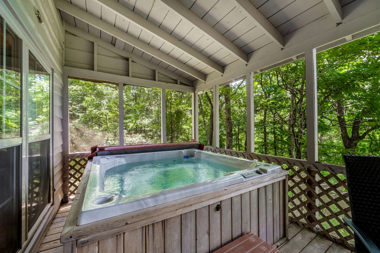 Wooden Cottage with Breathtaking Sunset Views in Mentone, Alabama