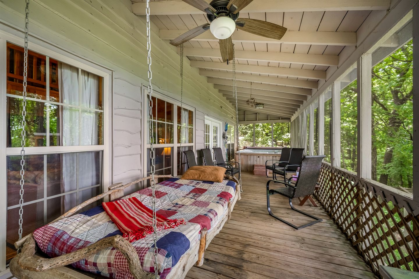 Wooden Cottage with Breathtaking Sunset Views in Mentone, Alabama