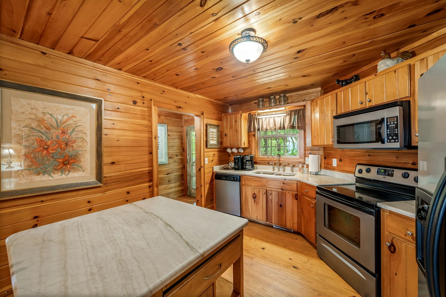 Wooden Cottage with Breathtaking Sunset Views in Mentone, Alabama