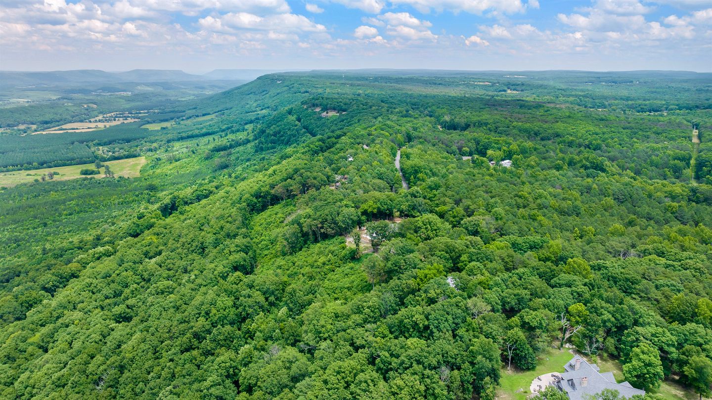 Wooden Cottage with Breathtaking Sunset Views in Mentone, Alabama