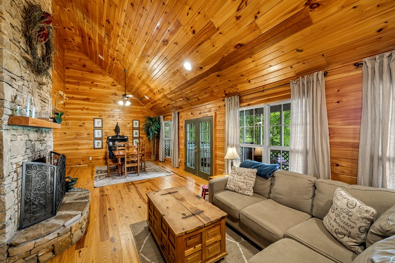 Cabins (United States of America, Mentone, Alabama)