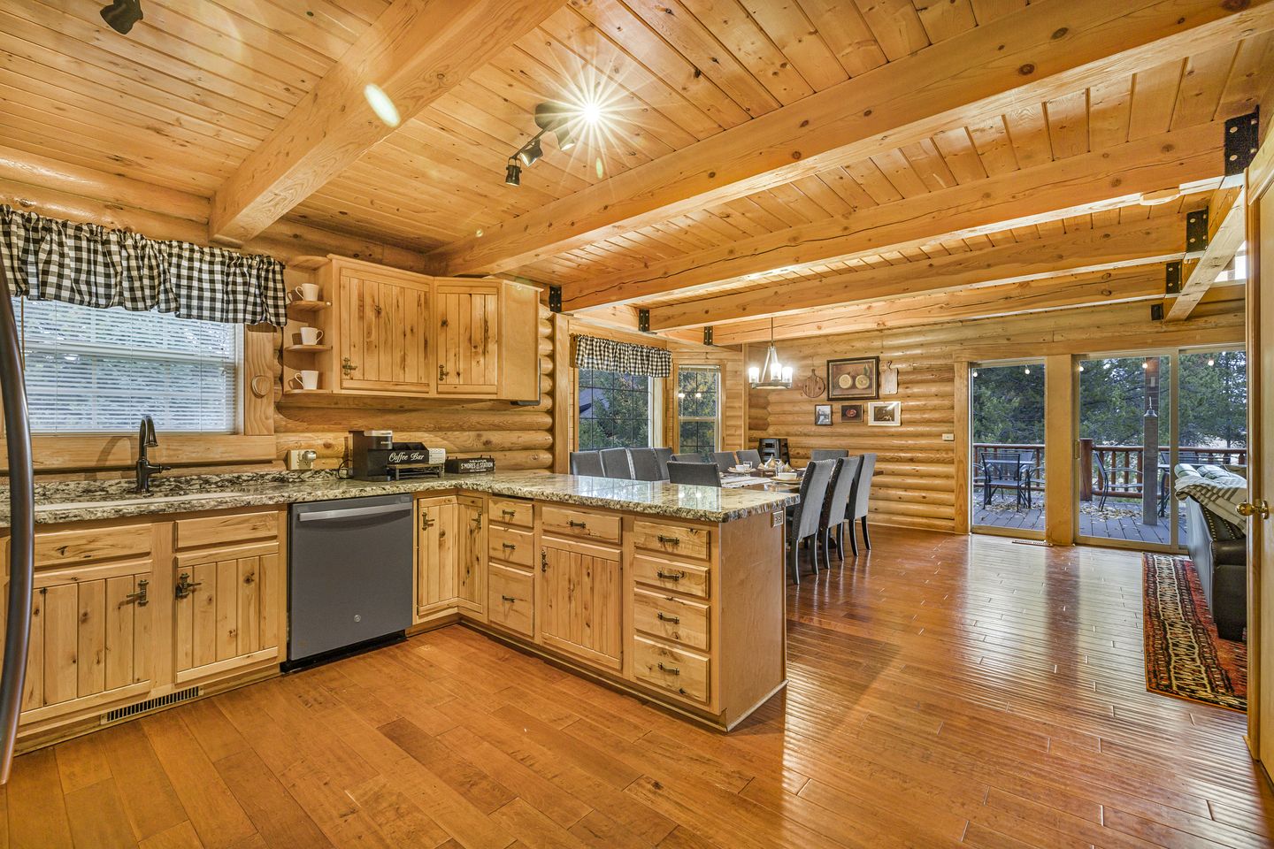 Wooden Spacious Cabin with Jacuzzi, Game Space and Fire Pit in Idaho