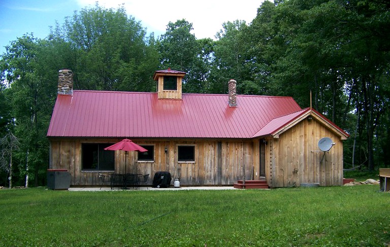 Cabins (Warren, Massachusetts, United States)