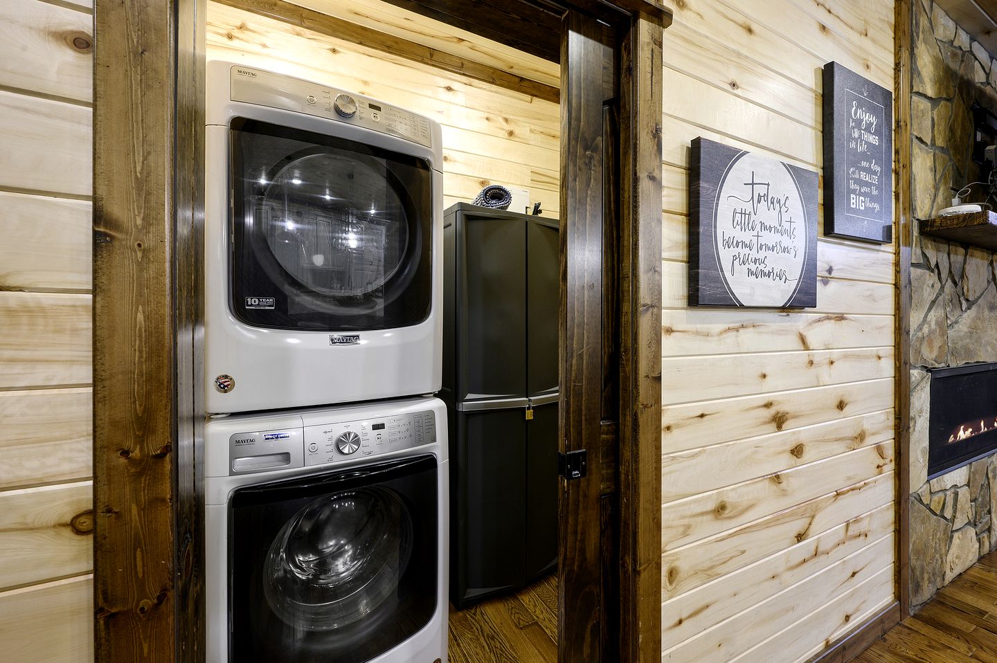 Modern Two-Story Cabin with Hot Tub, Game Loft & Fire Pit in Southeast Oklahoma