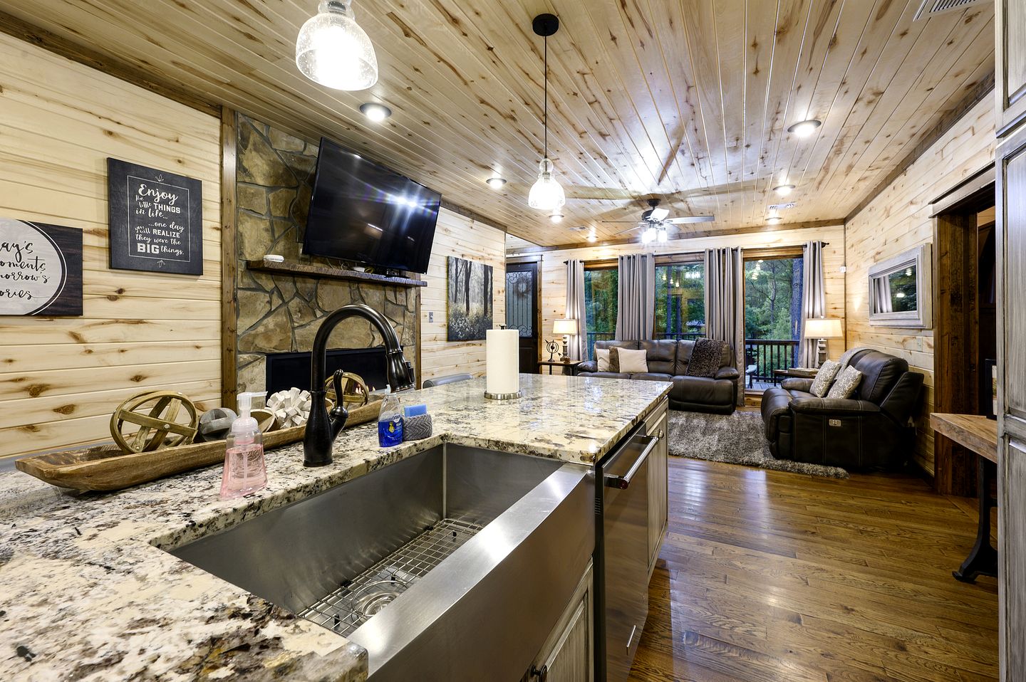 Modern Two-Story Cabin with Hot Tub, Game Loft & Fire Pit in Southeast Oklahoma