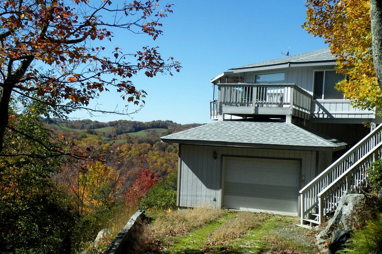 Cabins (Beech Mountain, North Carolina, United States)