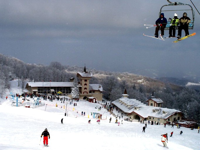 Cabins (Beech Mountain, North Carolina, United States)