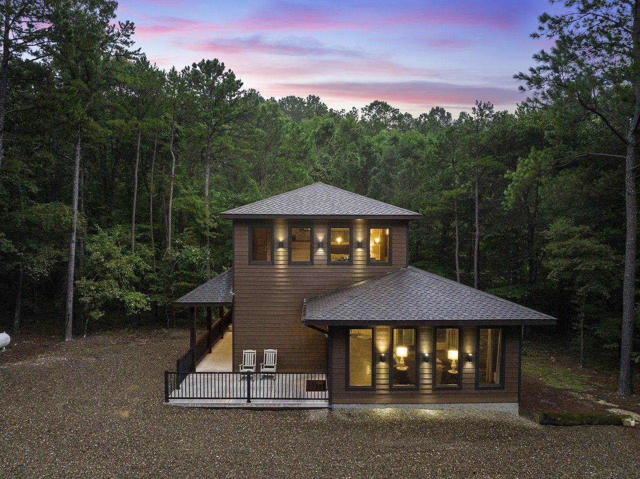 Luxury Romantic Cabin with Hot Tub, Fireplace & Rain Shower Near Hochatown