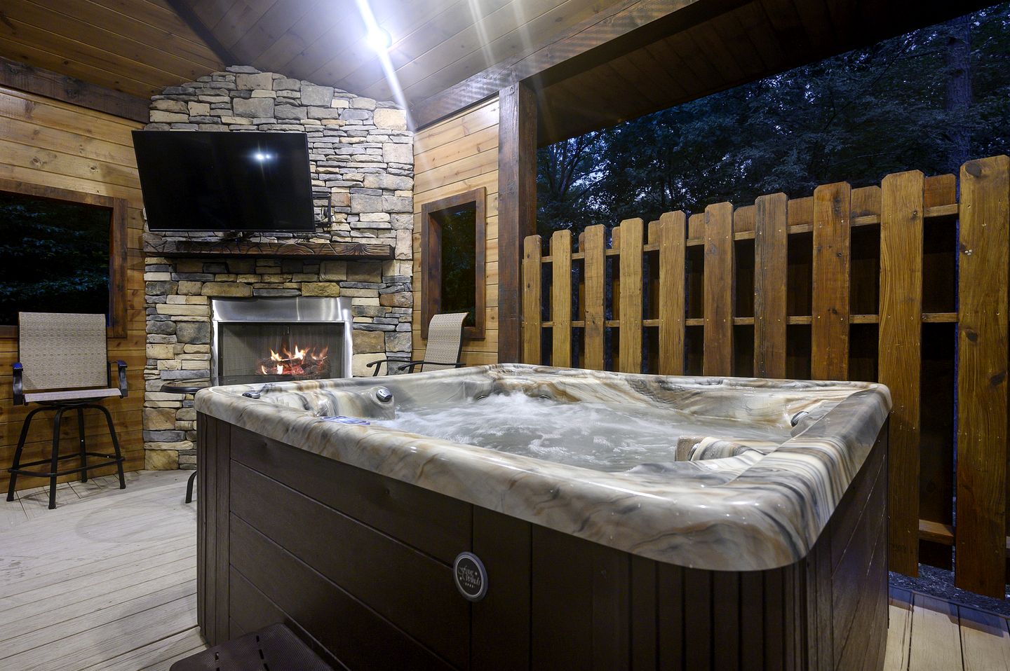 Luxury Romantic Cabin with Hot Tub, Fireplace & Rain Shower Near Hochatown