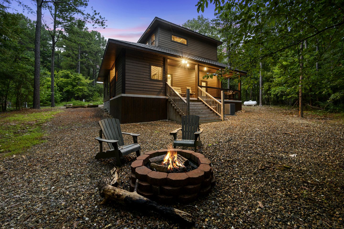 Luxury Romantic Cabin with Hot Tub, Fireplace & Rain Shower Near Hochatown