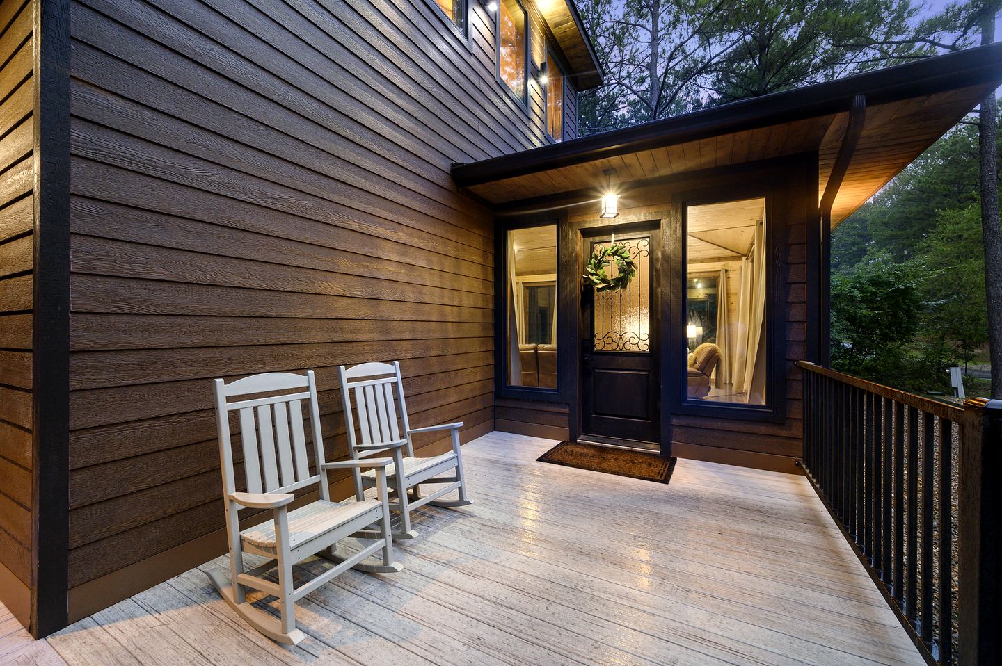 Luxury Romantic Cabin with Hot Tub, Fireplace & Rain Shower Near Hochatown