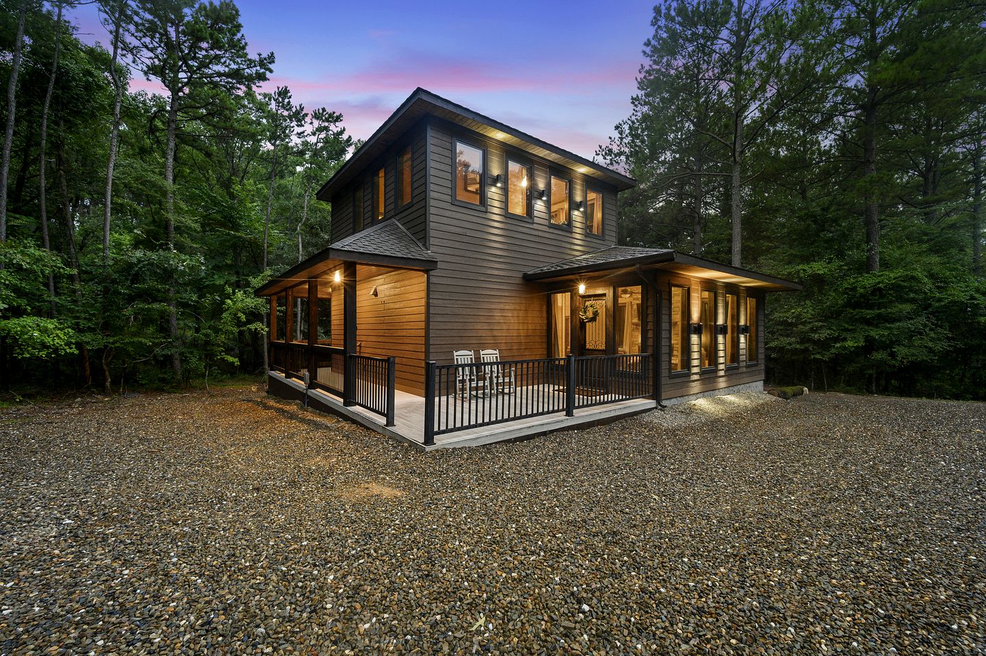 Luxury Romantic Cabin with Hot Tub, Fireplace & Rain Shower Near Hochatown