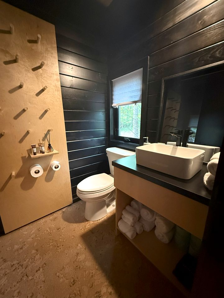 Escape to a Cozy Woodland Tiny Home and a Peaceful Forest Retreat Perfect for Two in Pennsylvania