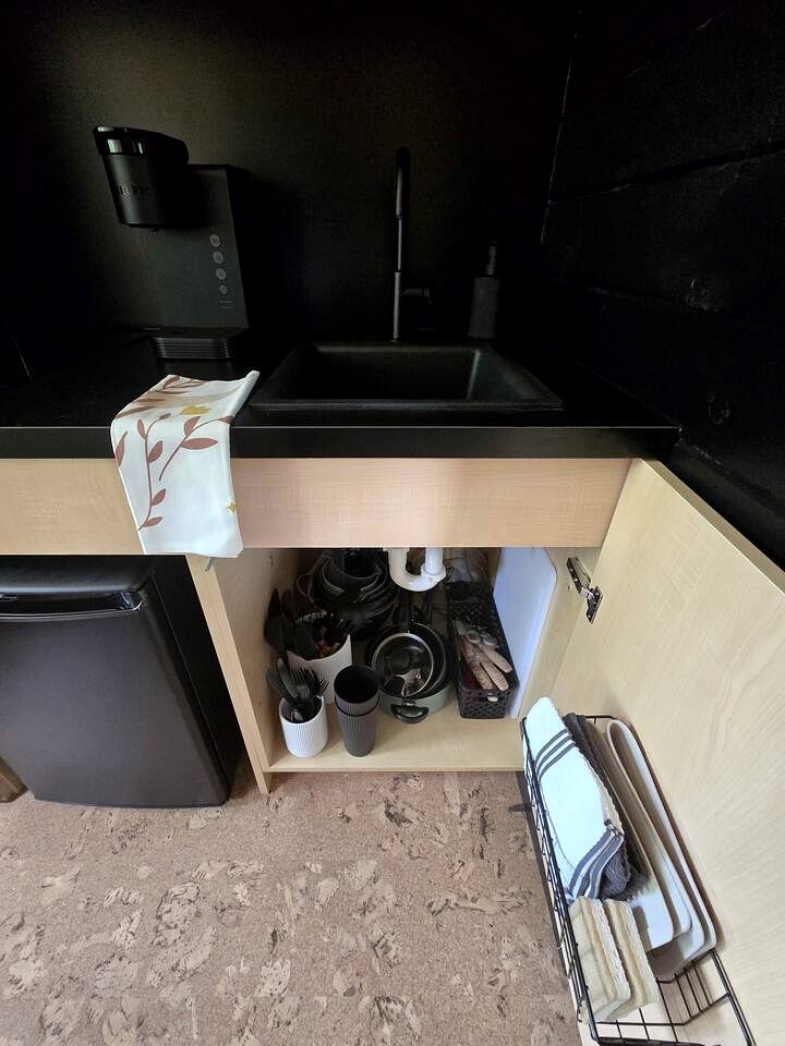 Escape to a Cozy Woodland Tiny Home and a Peaceful Forest Retreat Perfect for Two in Pennsylvania