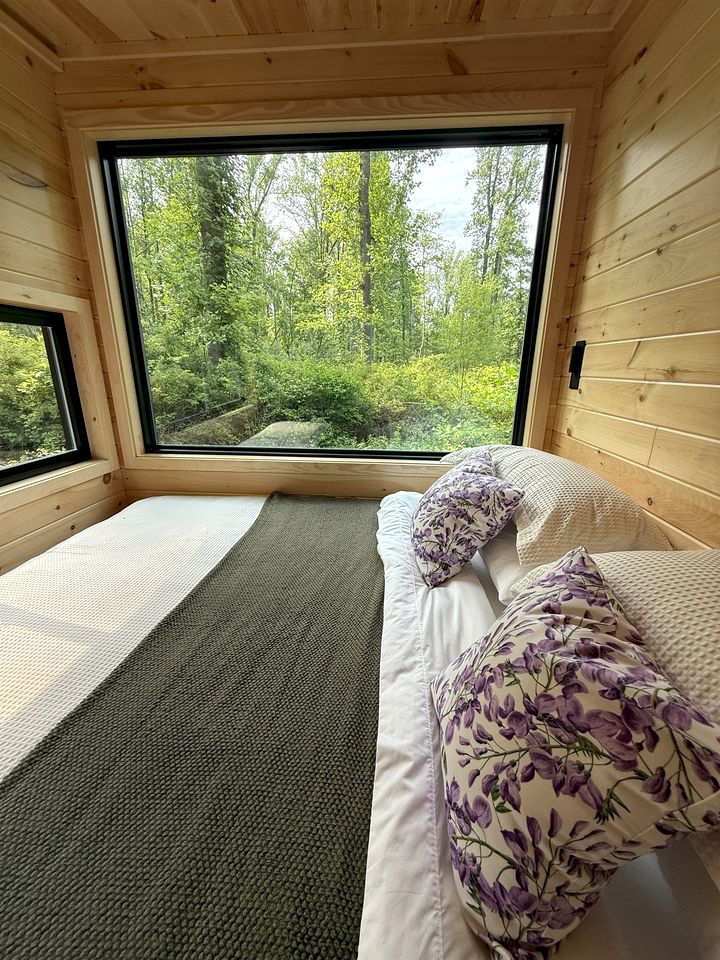 Escape to a Cozy Woodland Tiny Home and a Peaceful Forest Retreat Perfect for Two in Pennsylvania
