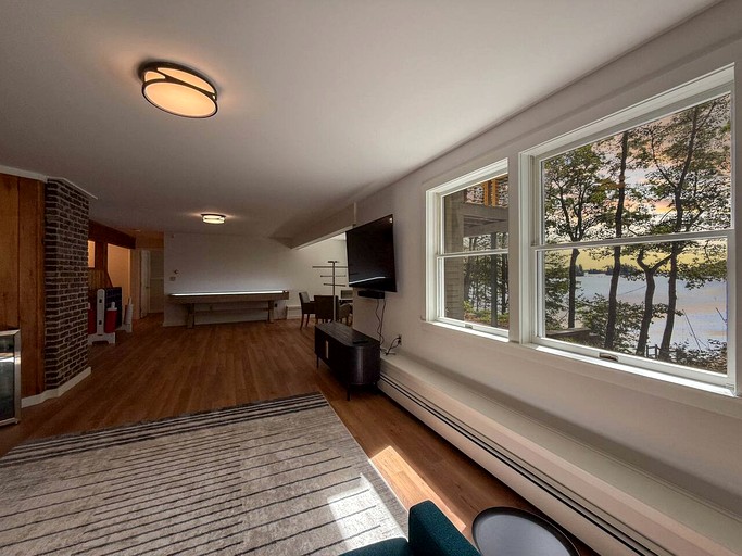 Cabins (United States of America, Casco, Maine)