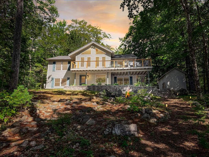 Cabins (United States of America, Casco, Maine)