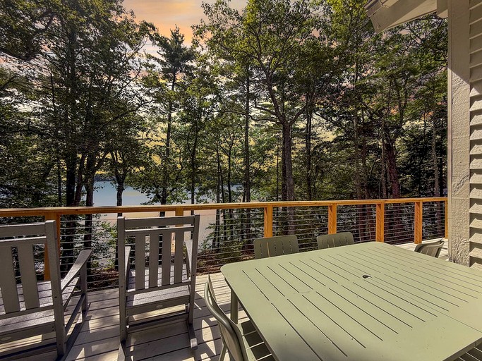 Cabins (United States of America, Casco, Maine)