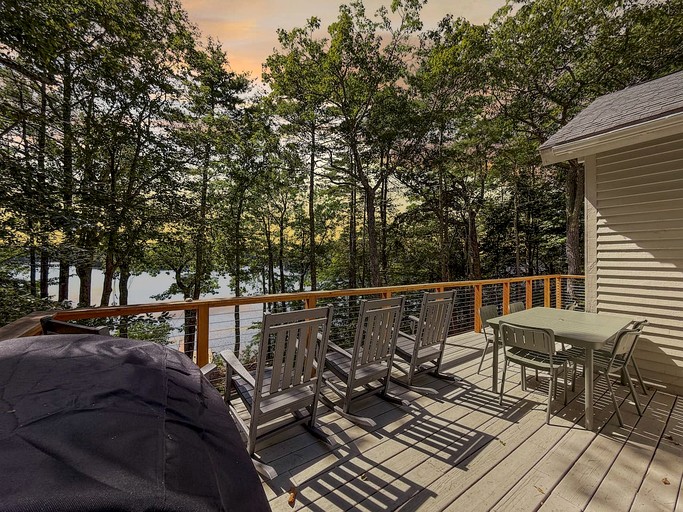 Cabins (United States of America, Casco, Maine)