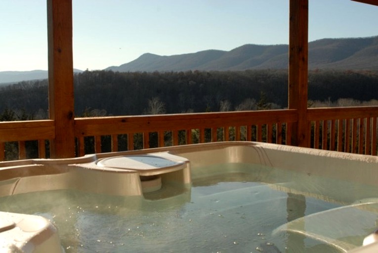 Cabin Rental with a Hot Tub in Shenandoah Valley, Virginia