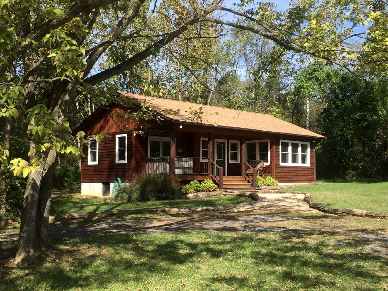 Riverfront Getaway with Mountain Views near the Shenandoah River in Virginia