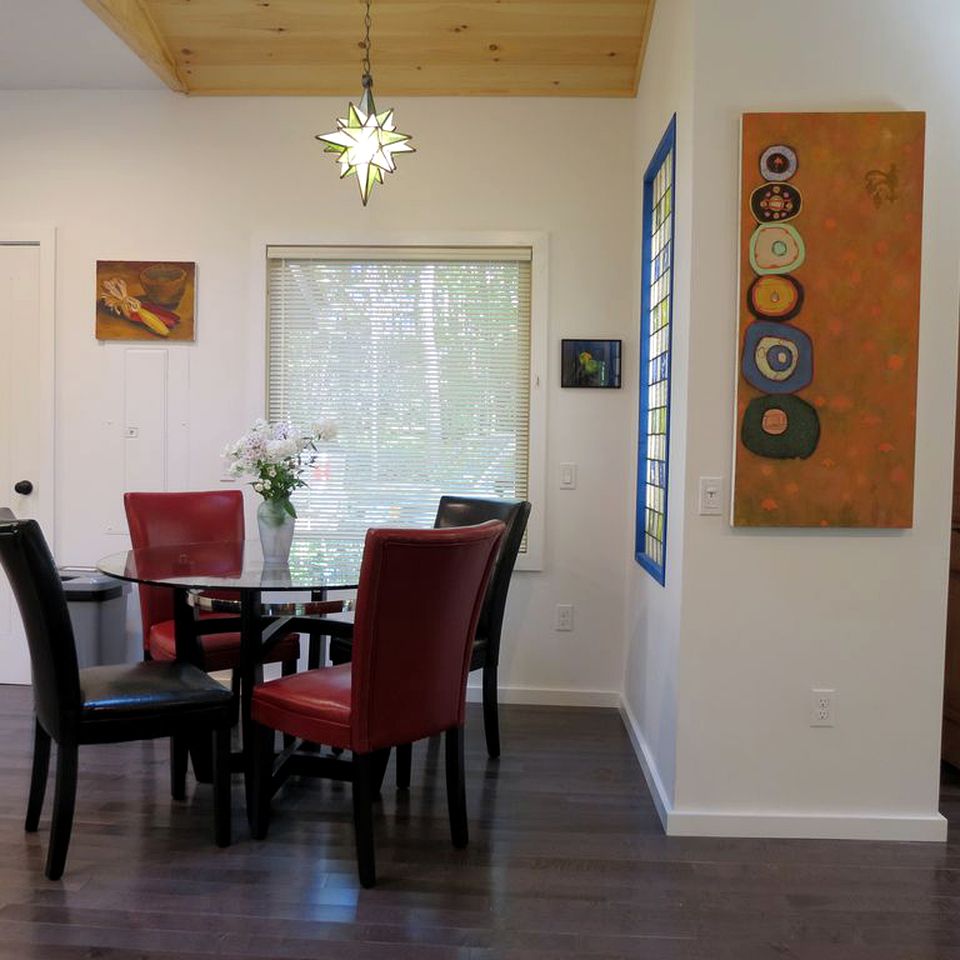 Wheelchair Accessible Cabin with Private Hot Tub and Fireplace Nestled Among Trees of Woodstock, New York