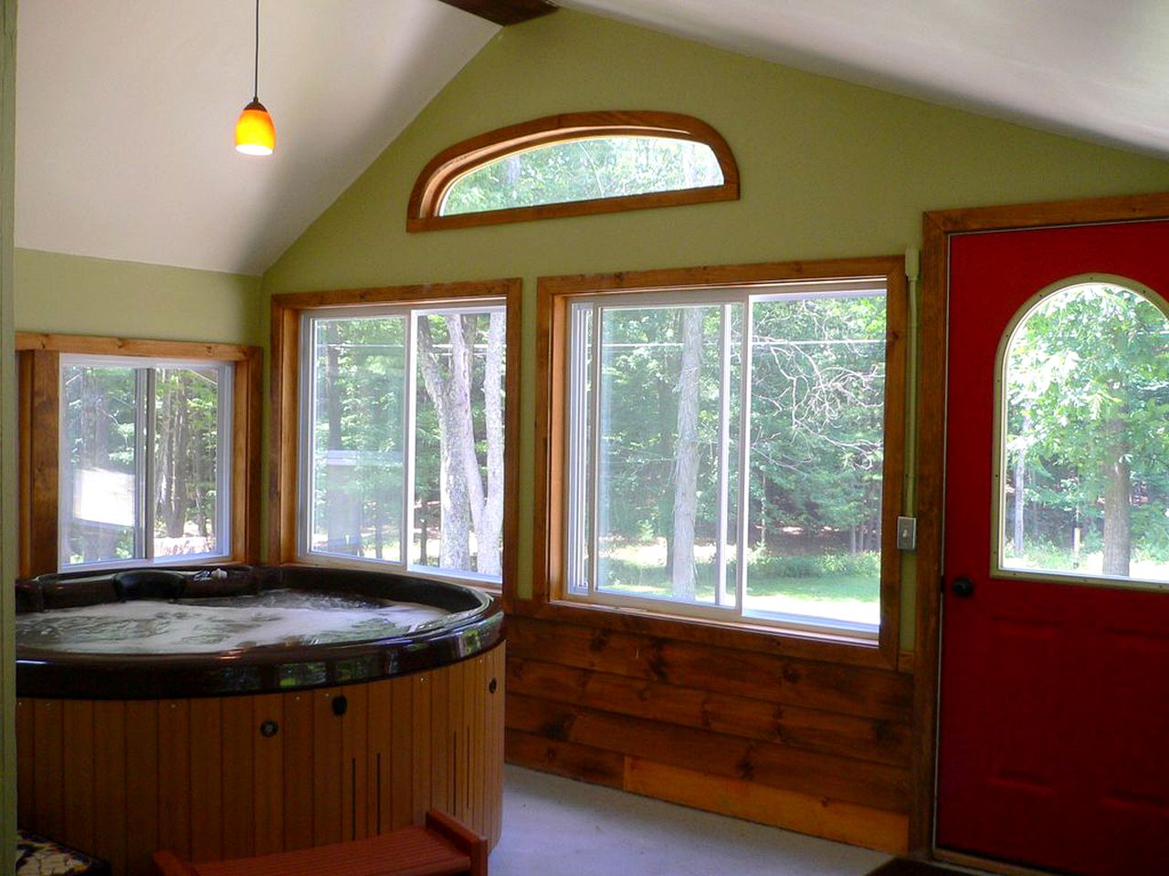 Secluded Two-Bedroom Cottage Rental with Hot Tub and Fireplace in Woodstock, New York