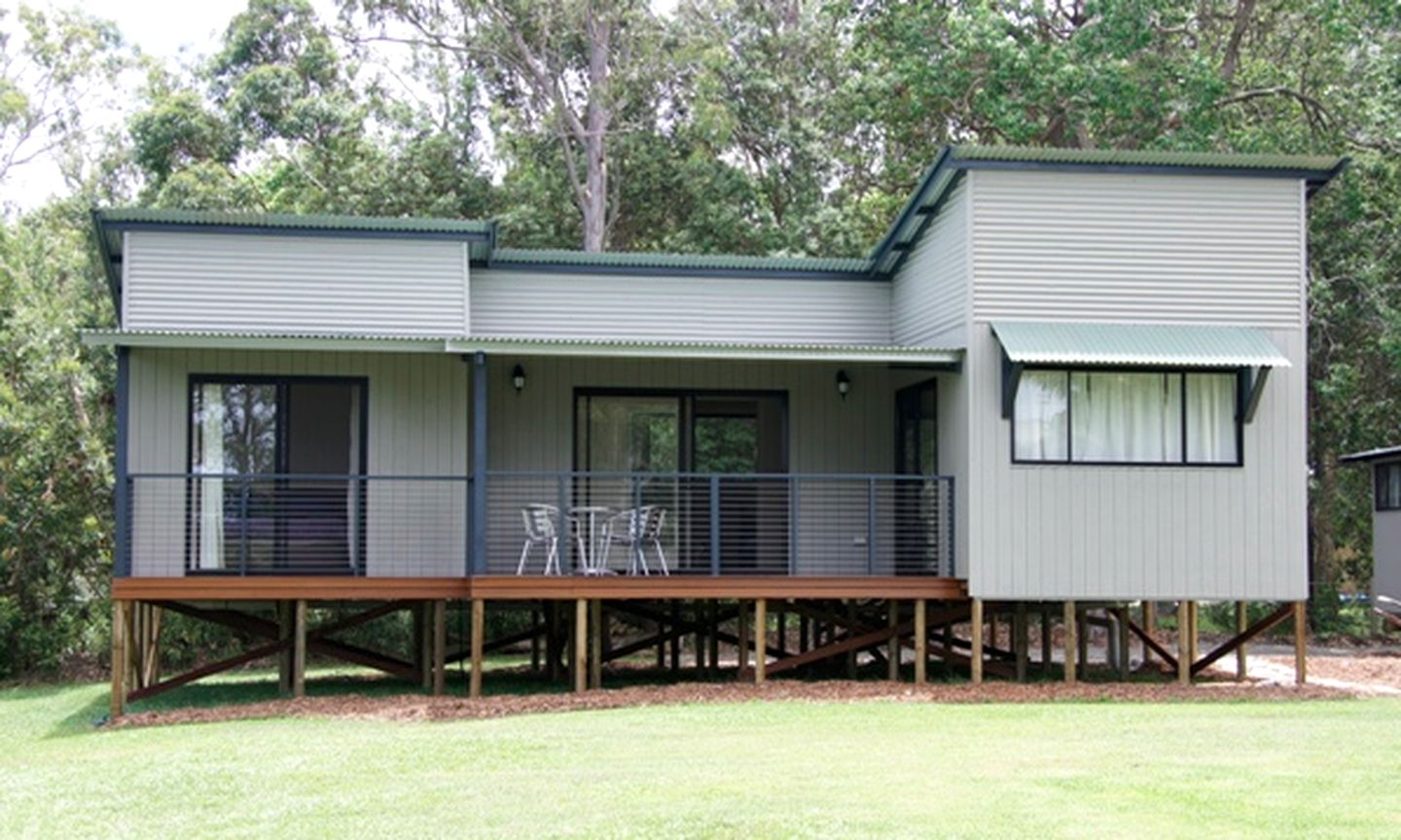 Cabins (Coffs Harbour, New South Wales, Australia)