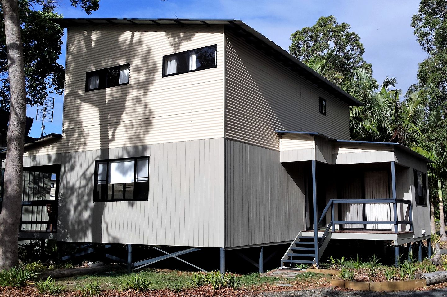 Delightful Getaway Cabin with a Pool near Coffs Harbour, New South Wales, Australia