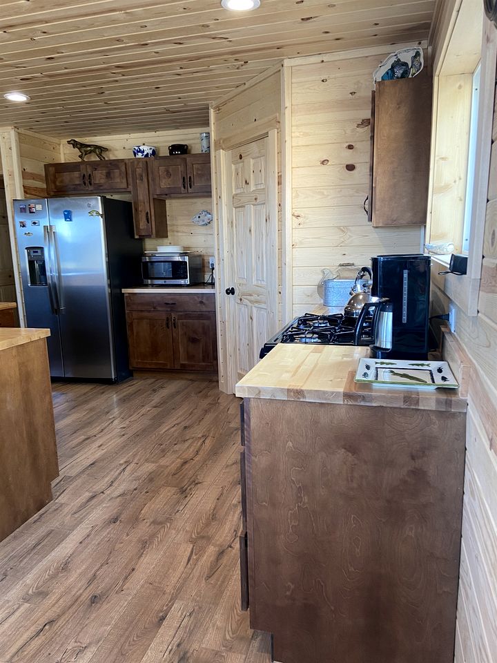 Unique Rustic Barn Retreat with Game Room near Yellowstone in Ennis, Montana