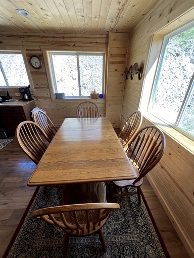 Barns (United States of America, Cameron, Montana)