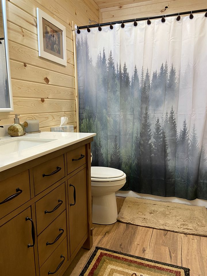 Unique Rustic Barn Retreat with Game Room near Yellowstone in Ennis, Montana