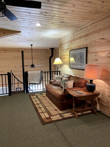 Barns (United States of America, Cameron, Montana)