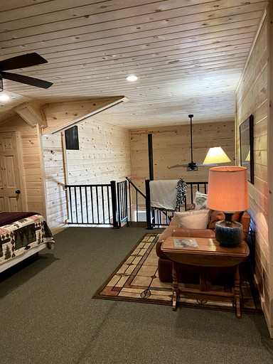 Barns (United States of America, Cameron, Montana)