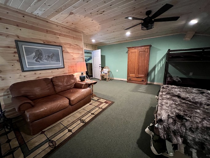 Barns (United States of America, Cameron, Montana)