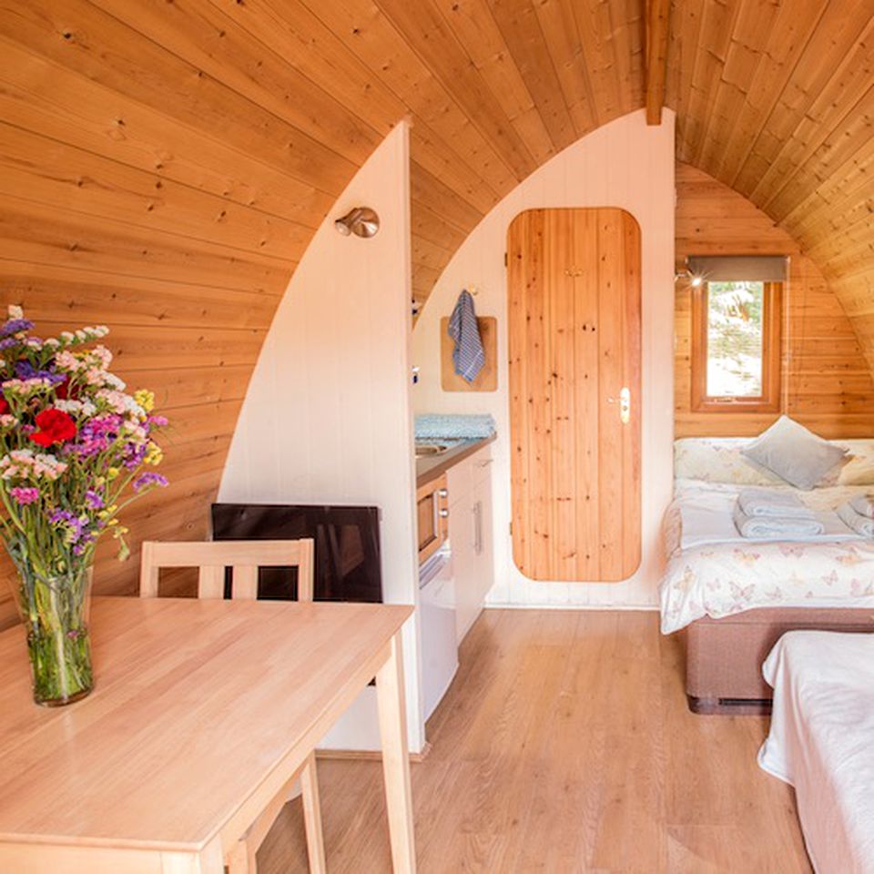 Lovely Glamping Pods for a Countryside Getaway near Birmingham, England