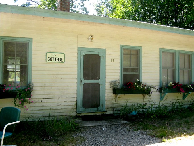 Cottages (Albany, New Hampshire, United States)