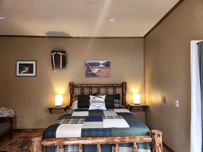 Cabins (United States of America, Nabesna, Alaska)