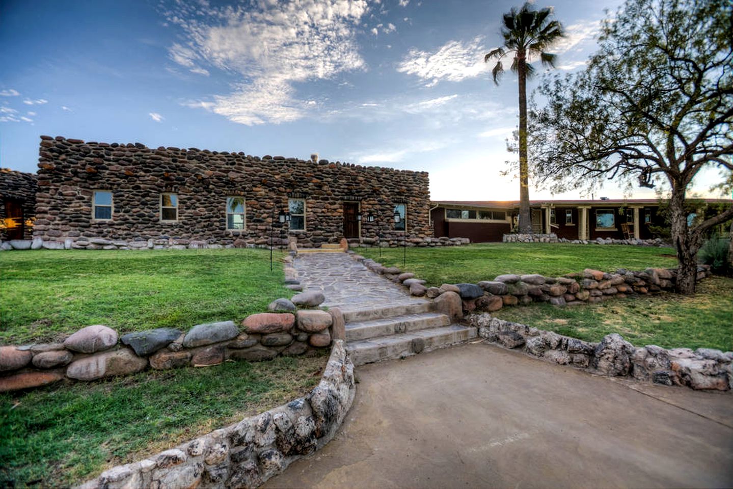 Wrangler's Roost - The Resort, Cottages 31317, Phoenix, United States 