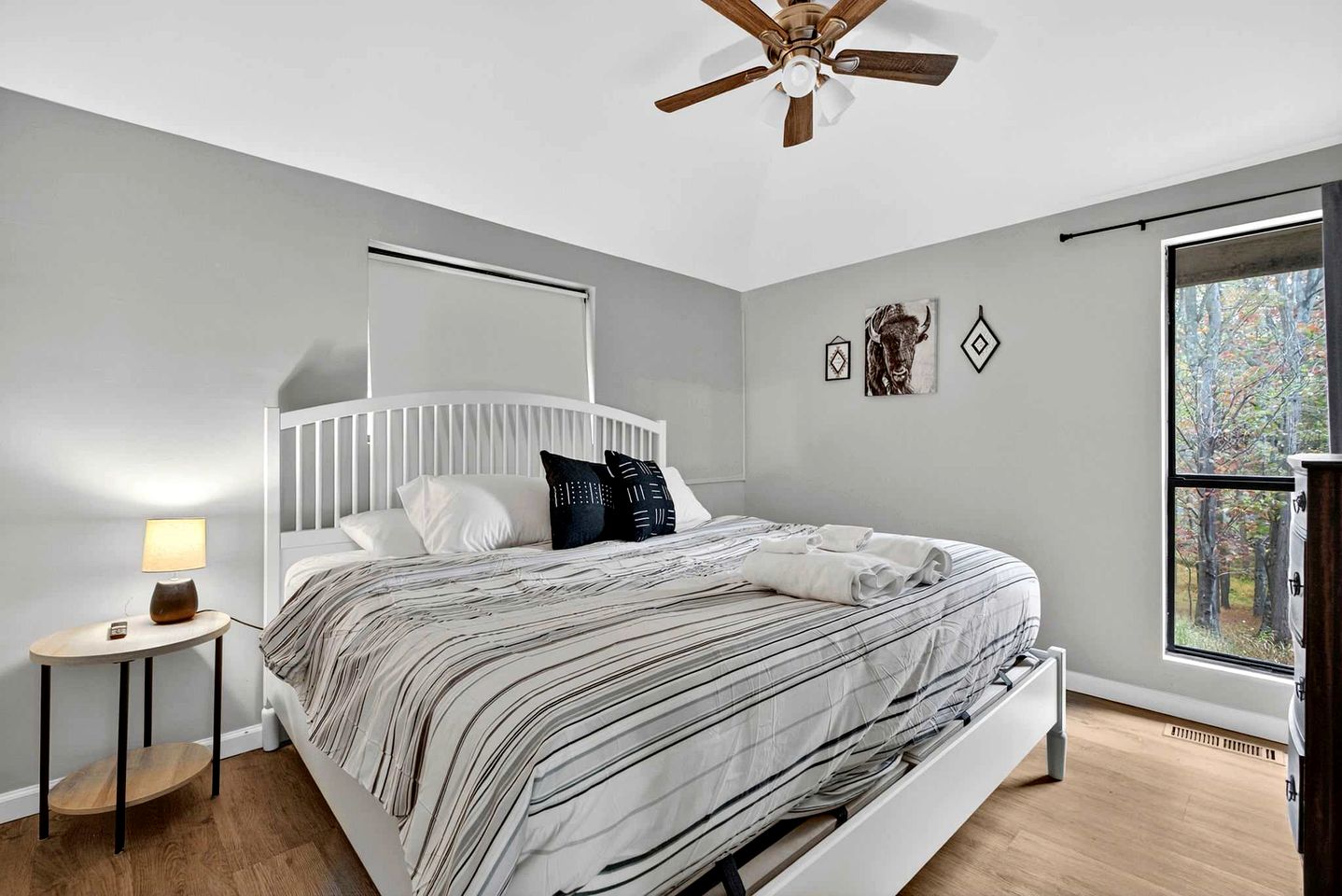 Cozy Family Cabin with Bunkhouse & Fireplace Near The Woods Golf Resort | Hedgesville, WV