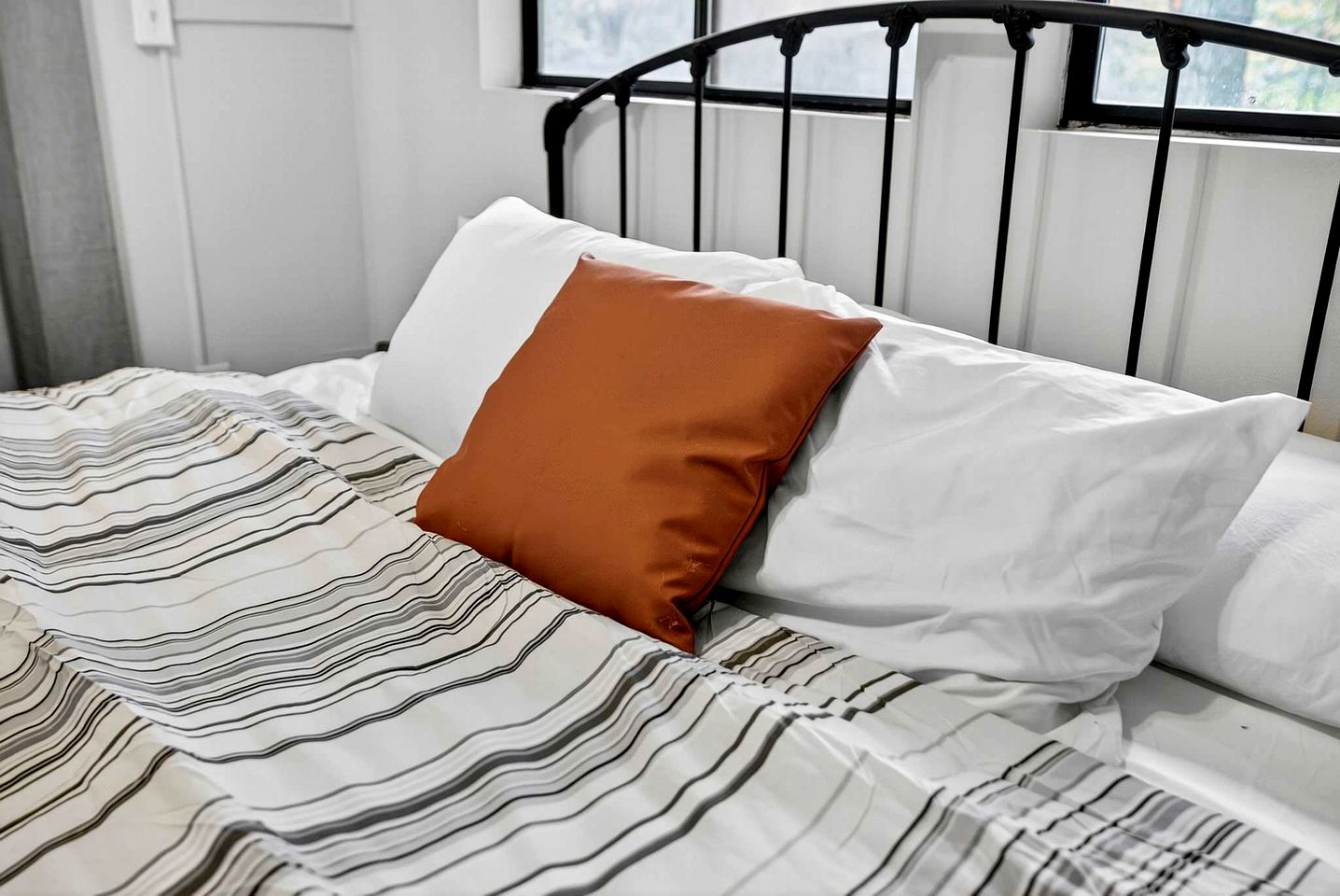 Cozy Family Cabin with Bunkhouse & Fireplace Near The Woods Golf Resort | Hedgesville, WV