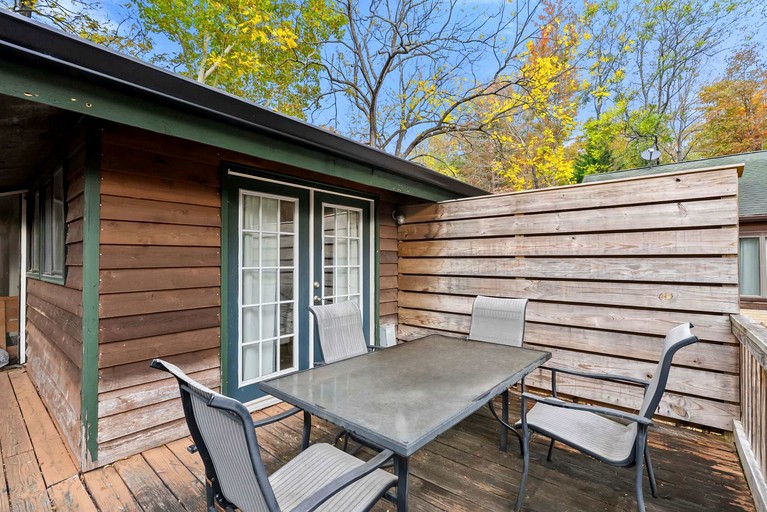 Cabins (United States of America, Hedgesville, West Virginia)