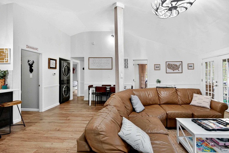 Cabins (United States of America, Hedgesville, West Virginia)