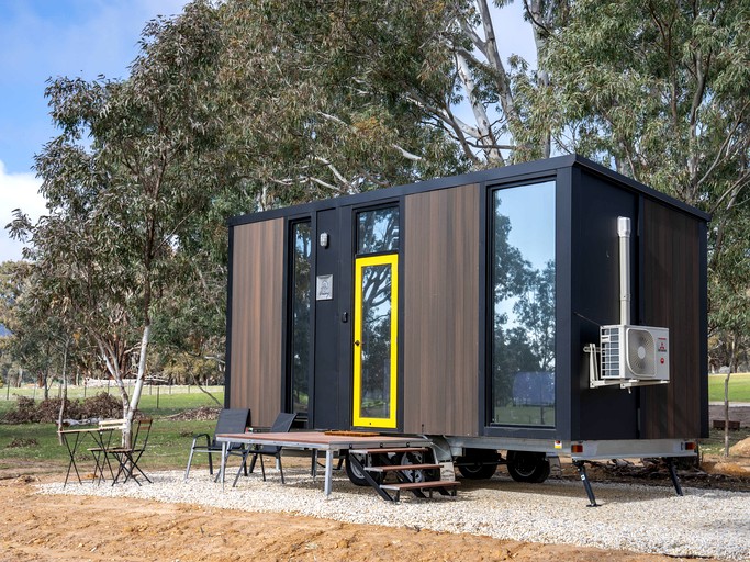 Rustic Tiny House Farm Stay Surrounded by Nature near Pyrenees Wine Region, Victoria