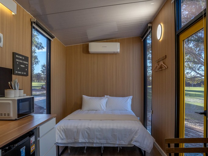 Tiny Houses (Australia, Warrenmang, Victoria)