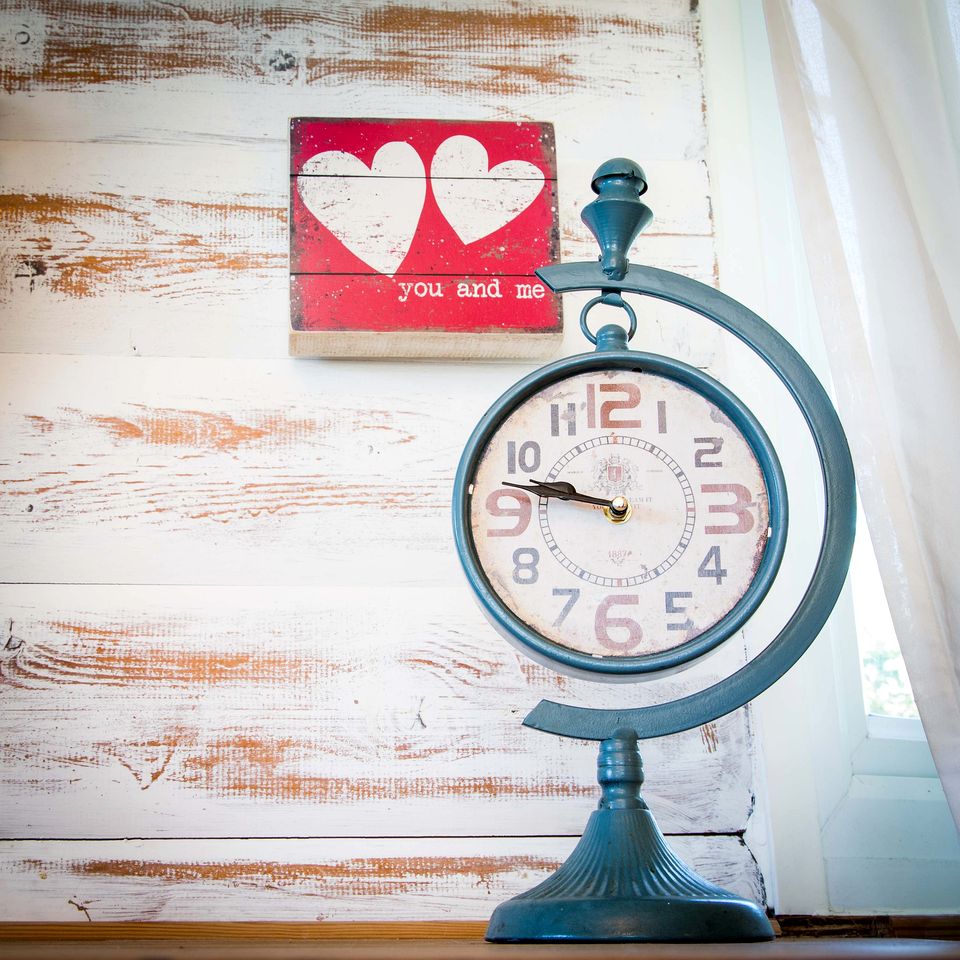 Tranquil Traditional Log Cabin with Private Deck, Near Snowdonia National Park, Trawsfynydd, Wales