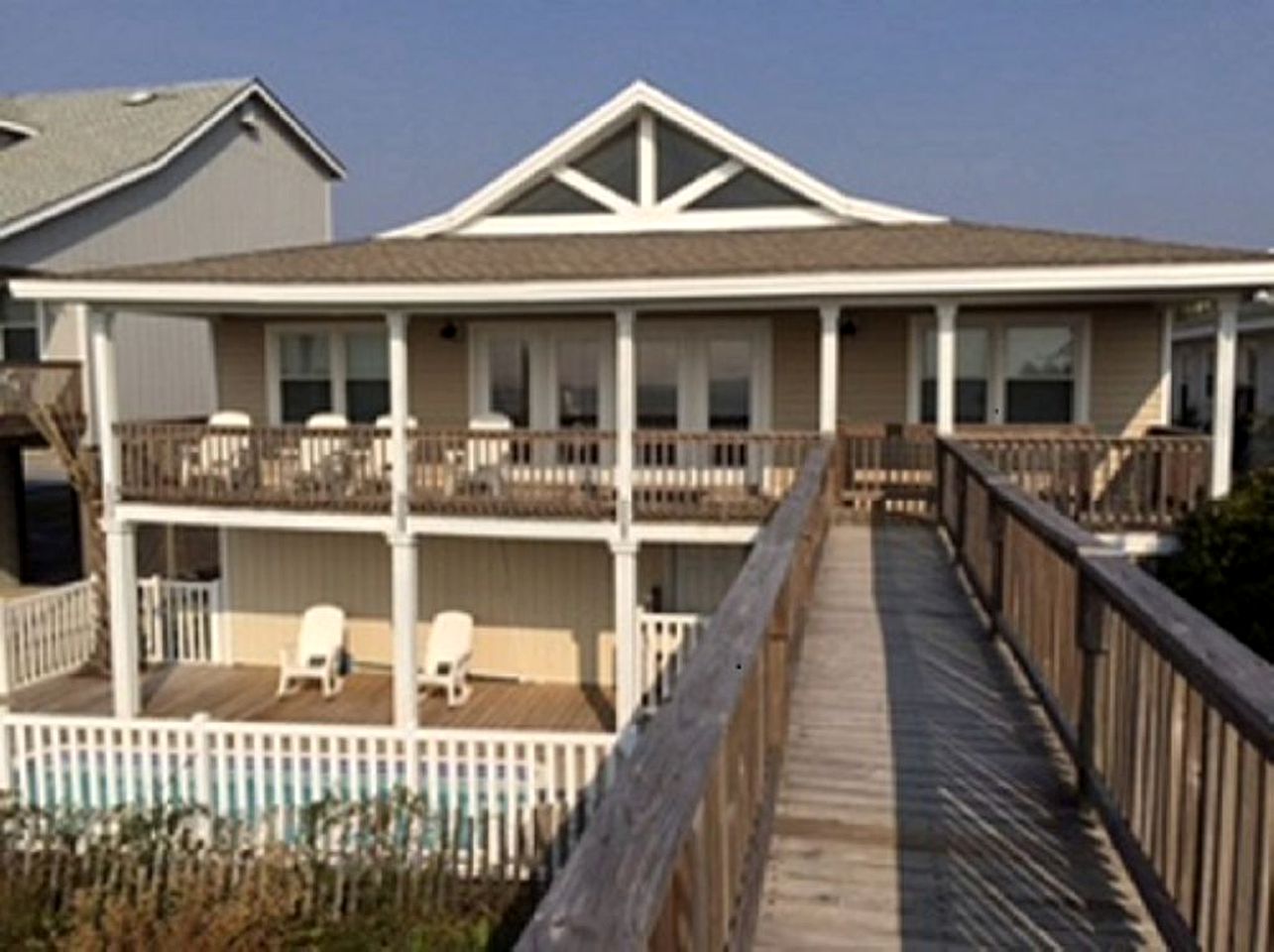 RedAwning Xanadu Newly Remodeled and Refurnished Home Holden