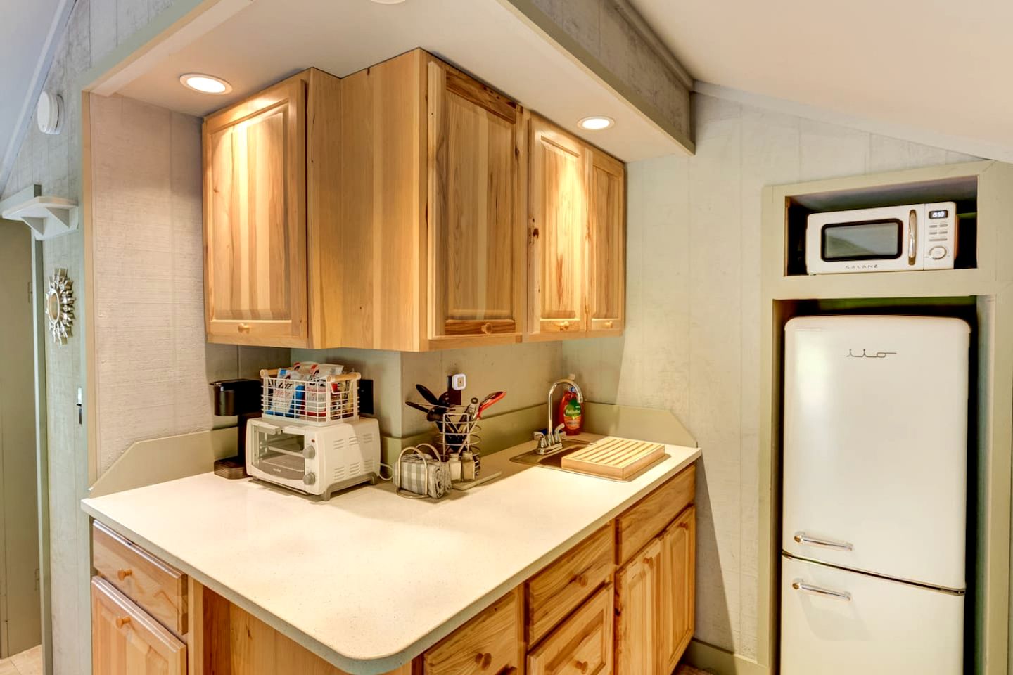 Charming Bluestone Hideaway with Sauna & Private Fire Pit in Margaretville, New York