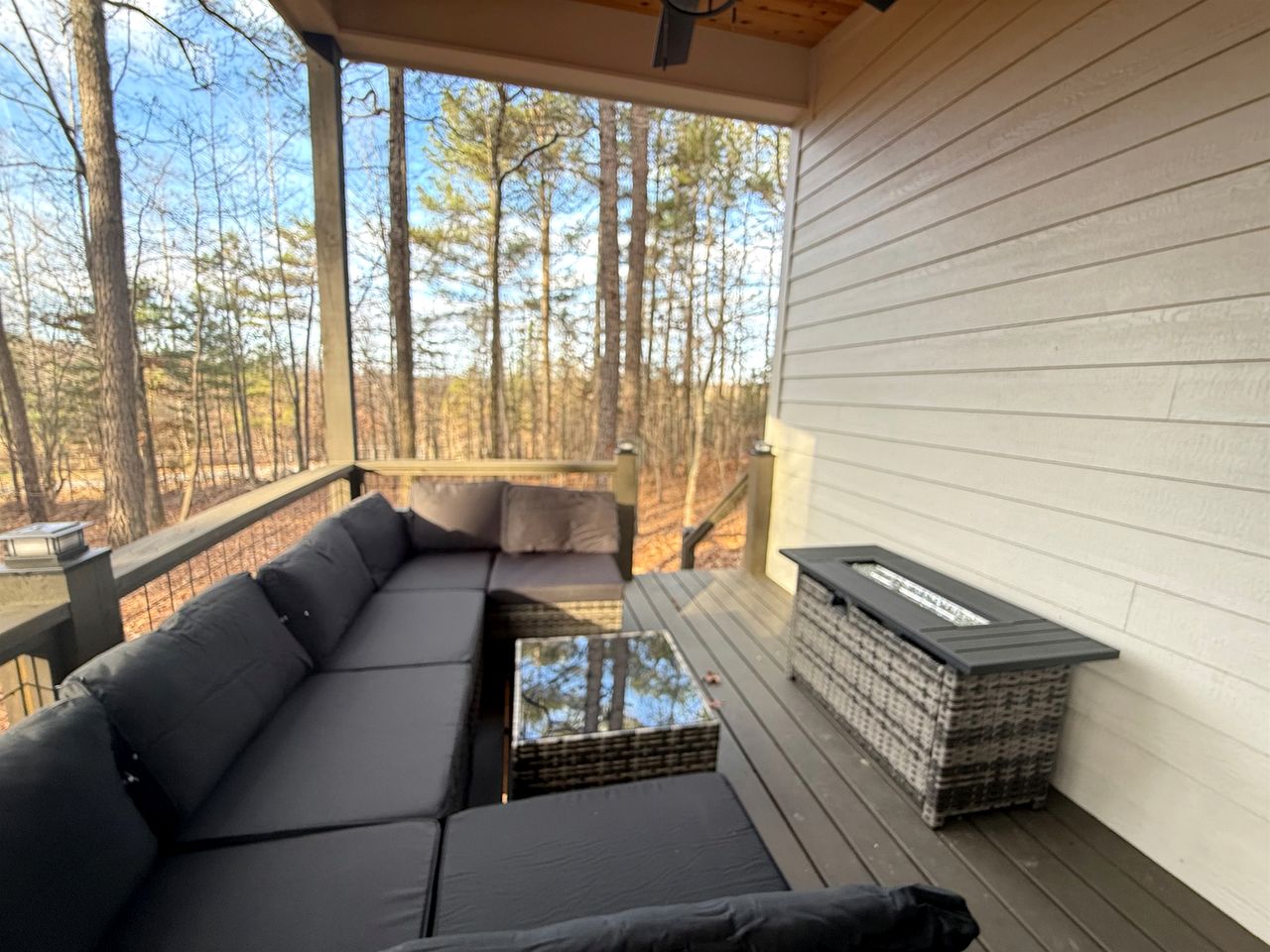Stylish Modern Getaway with Fire Pit near DeSoto Falls in Mentone, AL